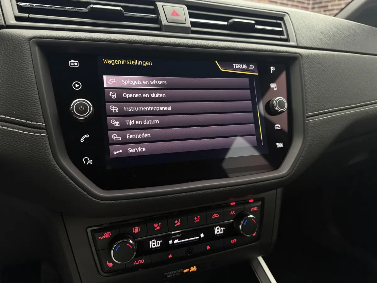 1.0 TSI FR Achteruitrijcamera | Cruise | Full Link | Draadloos opladen