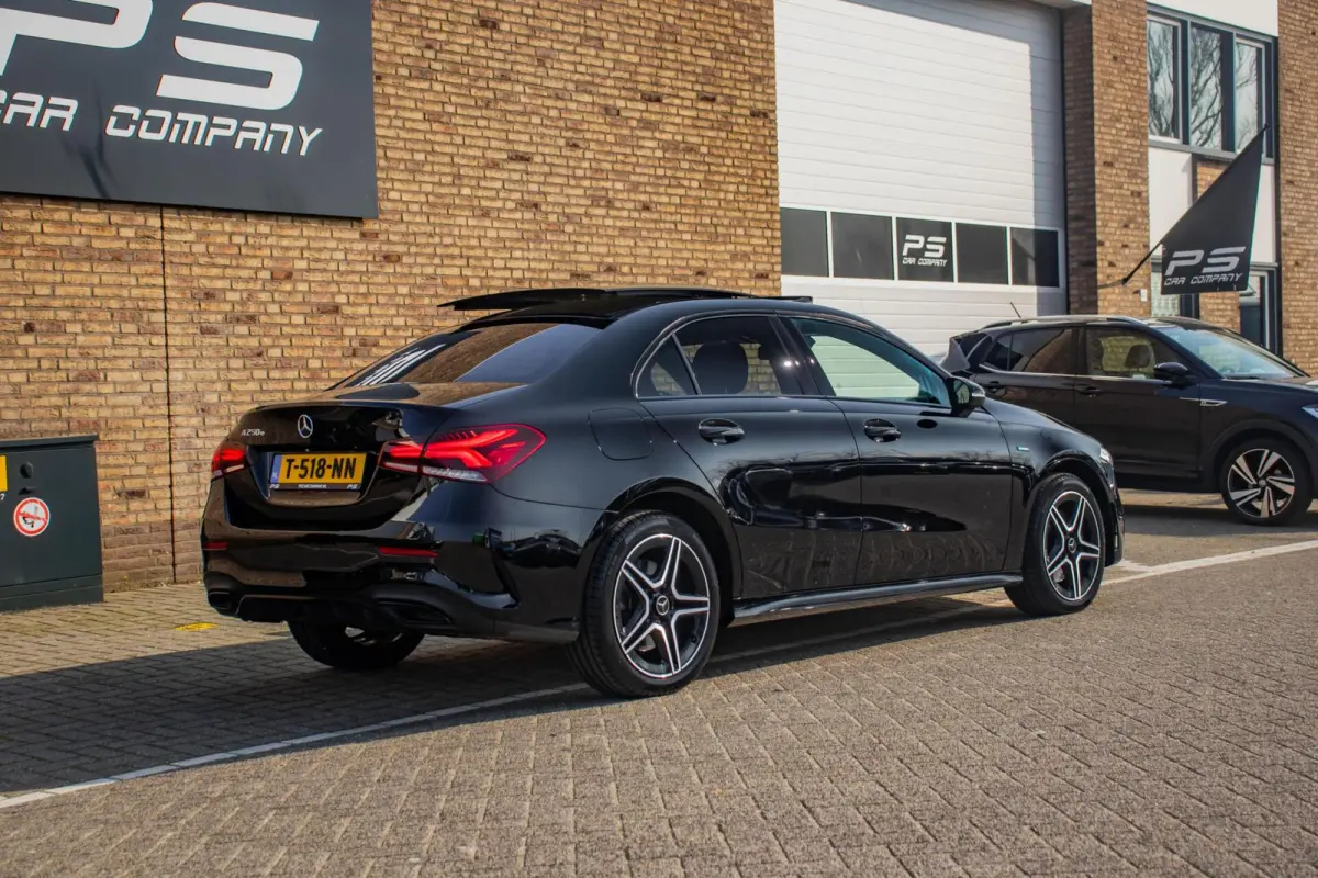 250e AMG-Line, Pano, Burmester, Half Leder