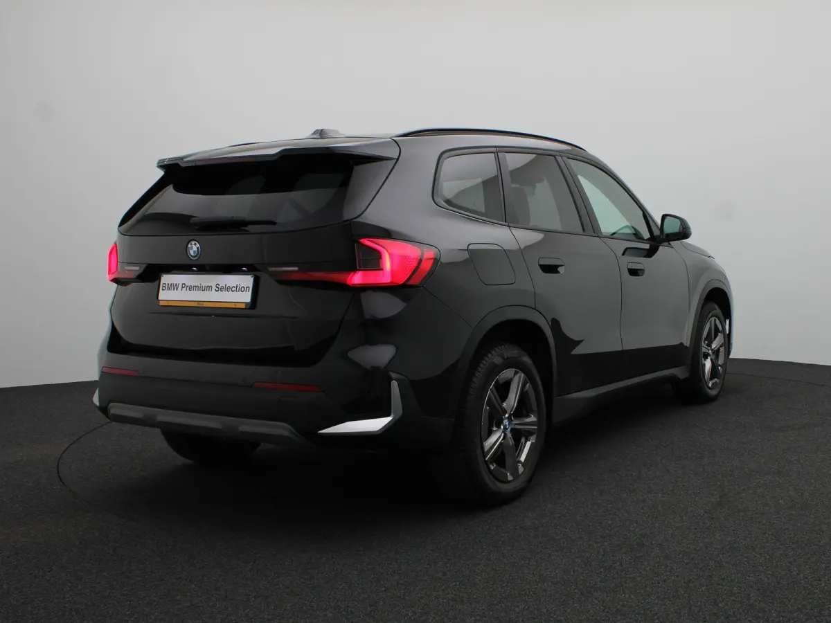 xDrive30e Widescreen Display | Comfort Access | Grootlichtassistent | Parkeercamera | 17"