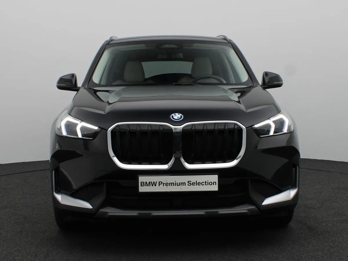 xDrive30e Widescreen Display | Comfort Access | Grootlichtassistent | Parkeercamera | 17"