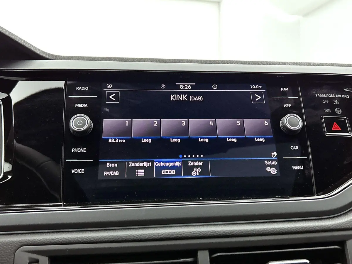 1.0 TSI R-Line Edition 95 PK Origineel Nederlands | 1e Eigenaar | Panoramadak | LED Matrix | Achteruitrijcamera | Stoelverwarming | Navigatie | Climatronic