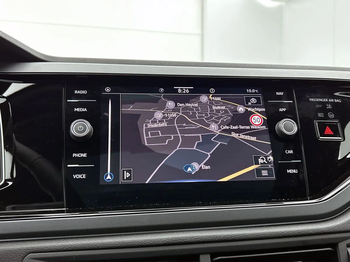1.0 TSI R-Line Edition 95 PK Origineel Nederlands | 1e Eigenaar | Panoramadak | LED Matrix | Achteruitrijcamera | Stoelverwarming | Navigatie | Climatronic