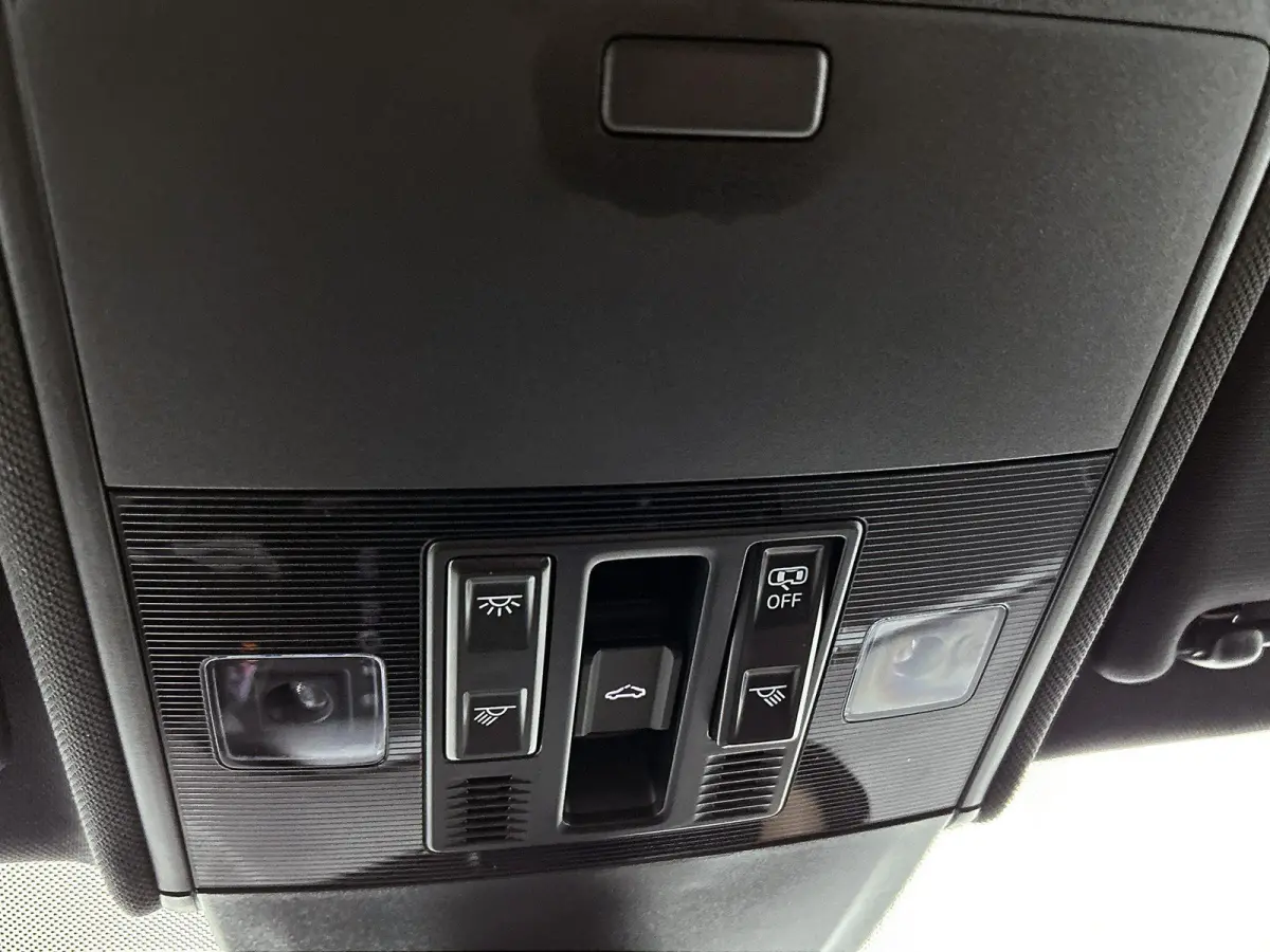 1.0 TSI R-Line Edition 95 PK Origineel Nederlands | 1e Eigenaar | Panoramadak | LED Matrix | Achteruitrijcamera | Stoelverwarming | Navigatie | Climatronic