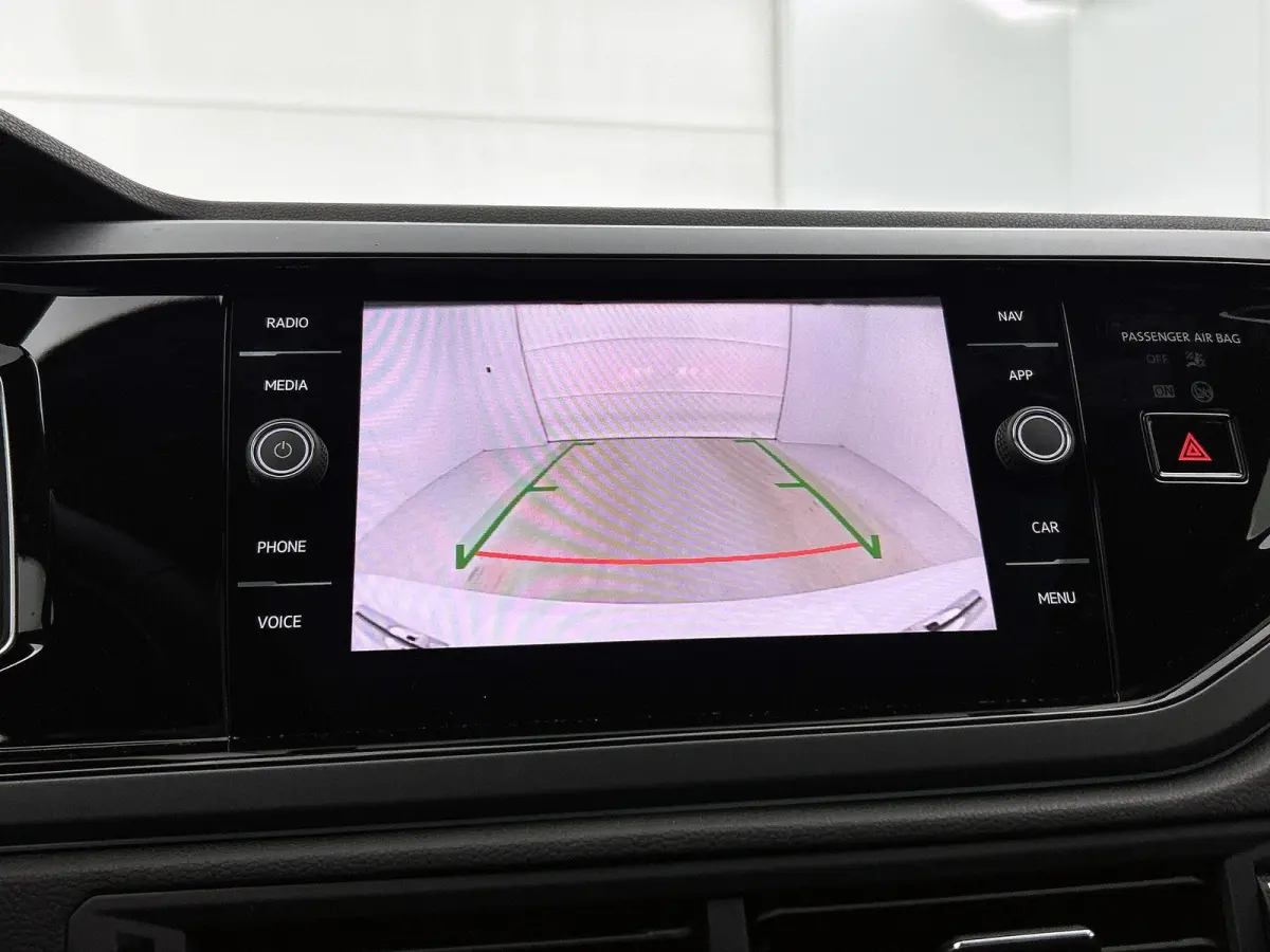 1.0 TSI R-Line Edition 95 PK Origineel Nederlands | 1e Eigenaar | Panoramadak | LED Matrix | Achteruitrijcamera | Stoelverwarming | Navigatie | Climatronic