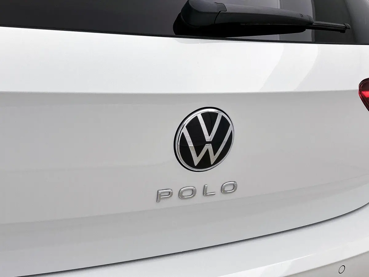 1.0 TSI R-Line Edition 95 PK Origineel Nederlands | 1e Eigenaar | Panoramadak | LED Matrix | Achteruitrijcamera | Stoelverwarming | Navigatie | Climatronic