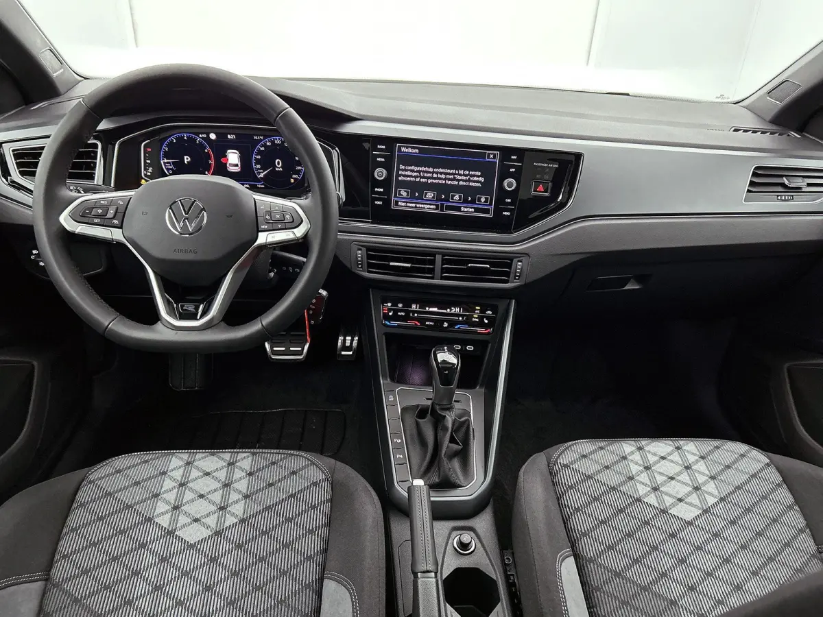 1.0 TSI R-Line Edition 95 PK Origineel Nederlands | 1e Eigenaar | Panoramadak | LED Matrix | Achteruitrijcamera | Stoelverwarming | Navigatie | Climatronic