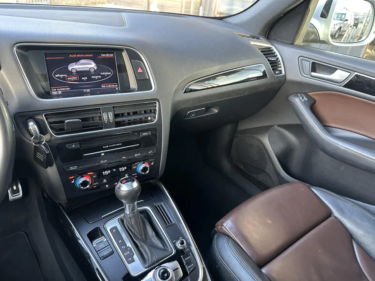 3.0 TDI SQ5 quattro Pro Line | Zeer Nette Staat! | Dealeronderhouden | Standkachel | PANO | Achteruitrijcamera | 2026 Grote Beurt Gehad | 10 jaar in bezit geweest |