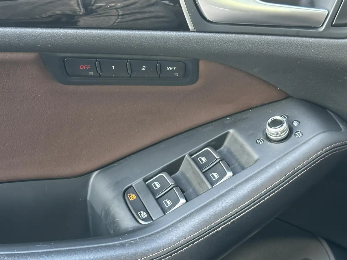 3.0 TDI SQ5 quattro Pro Line | Zeer Nette Staat! | Dealeronderhouden | Standkachel | PANO | Achteruitrijcamera | 2026 Grote Beurt Gehad | 10 jaar in bezit geweest |
