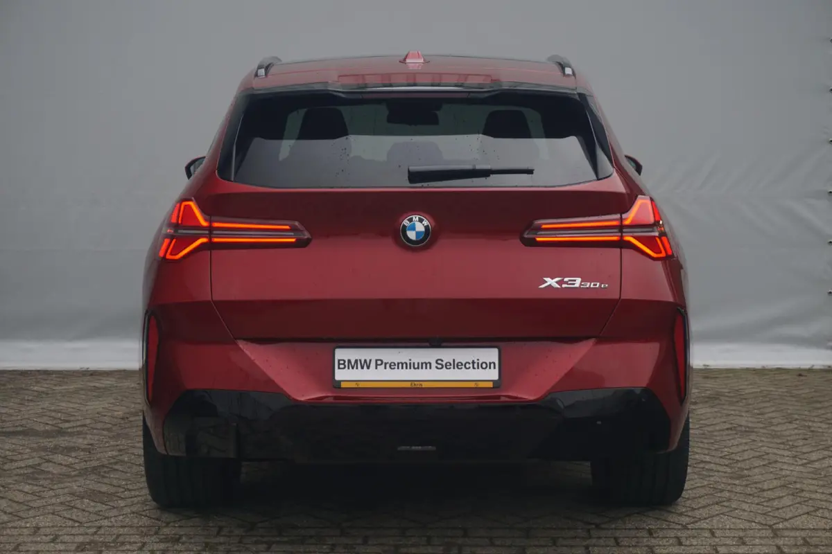 xDrive30e M Sportpakket Pro | Professional Pack | Comfort Pack | Premium Pack | Panoramadak | Trekhaak