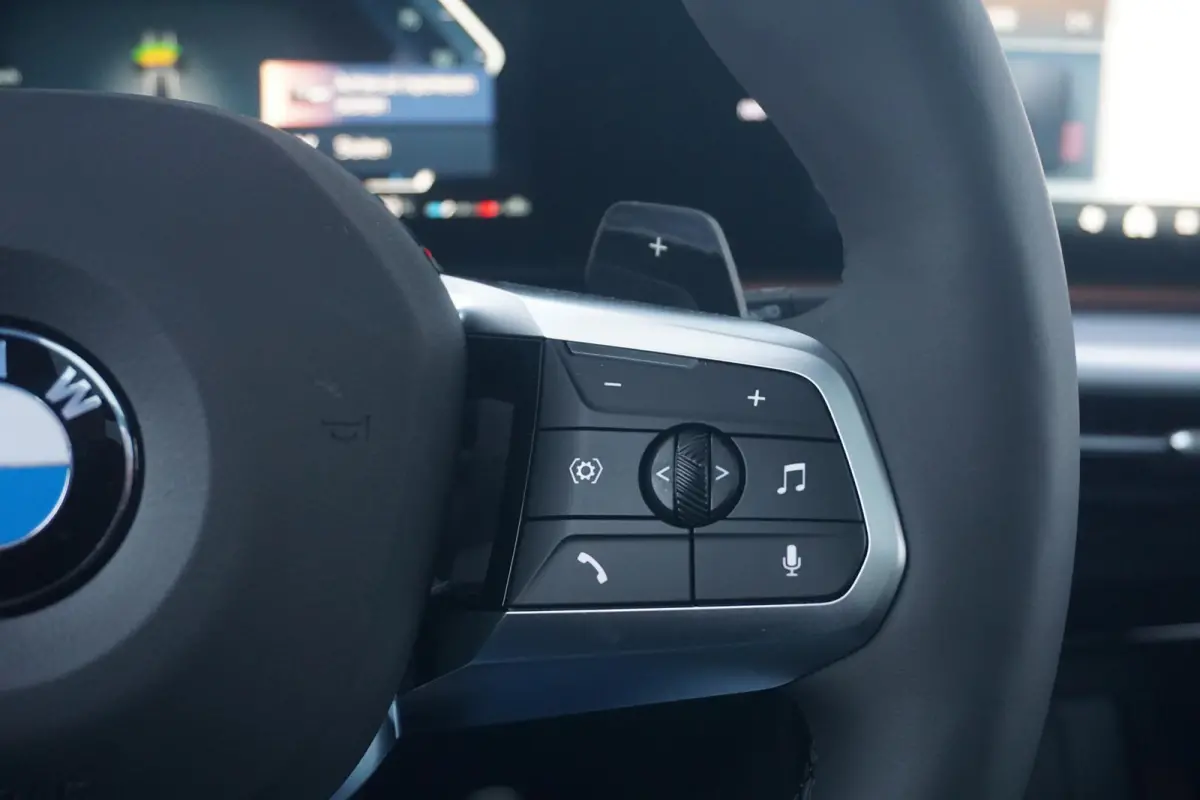 218i | M Sportpakket | Panoramadak | Trekhaak | Elektrisch verstelbare stoelen | Harman Kardon