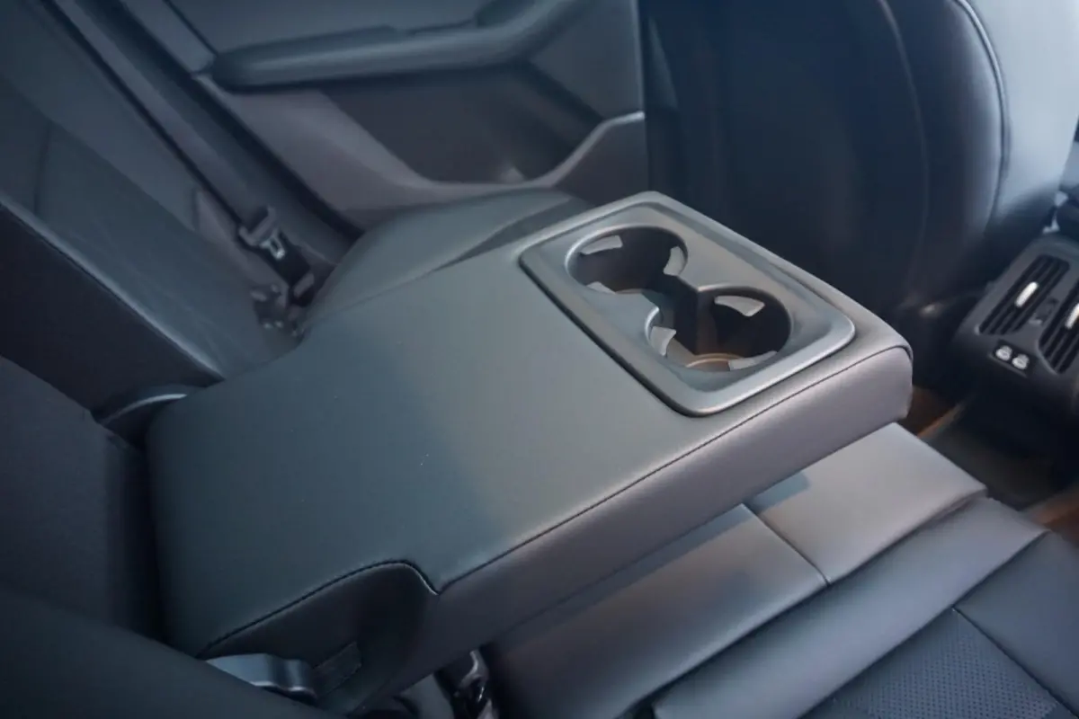 218i | M Sportpakket | Panoramadak | Trekhaak | Elektrisch verstelbare stoelen | Harman Kardon