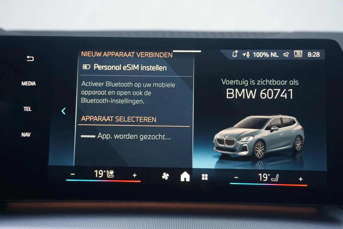 218i | M Sportpakket | Panoramadak | Trekhaak | Elektrisch verstelbare stoelen | Harman Kardon