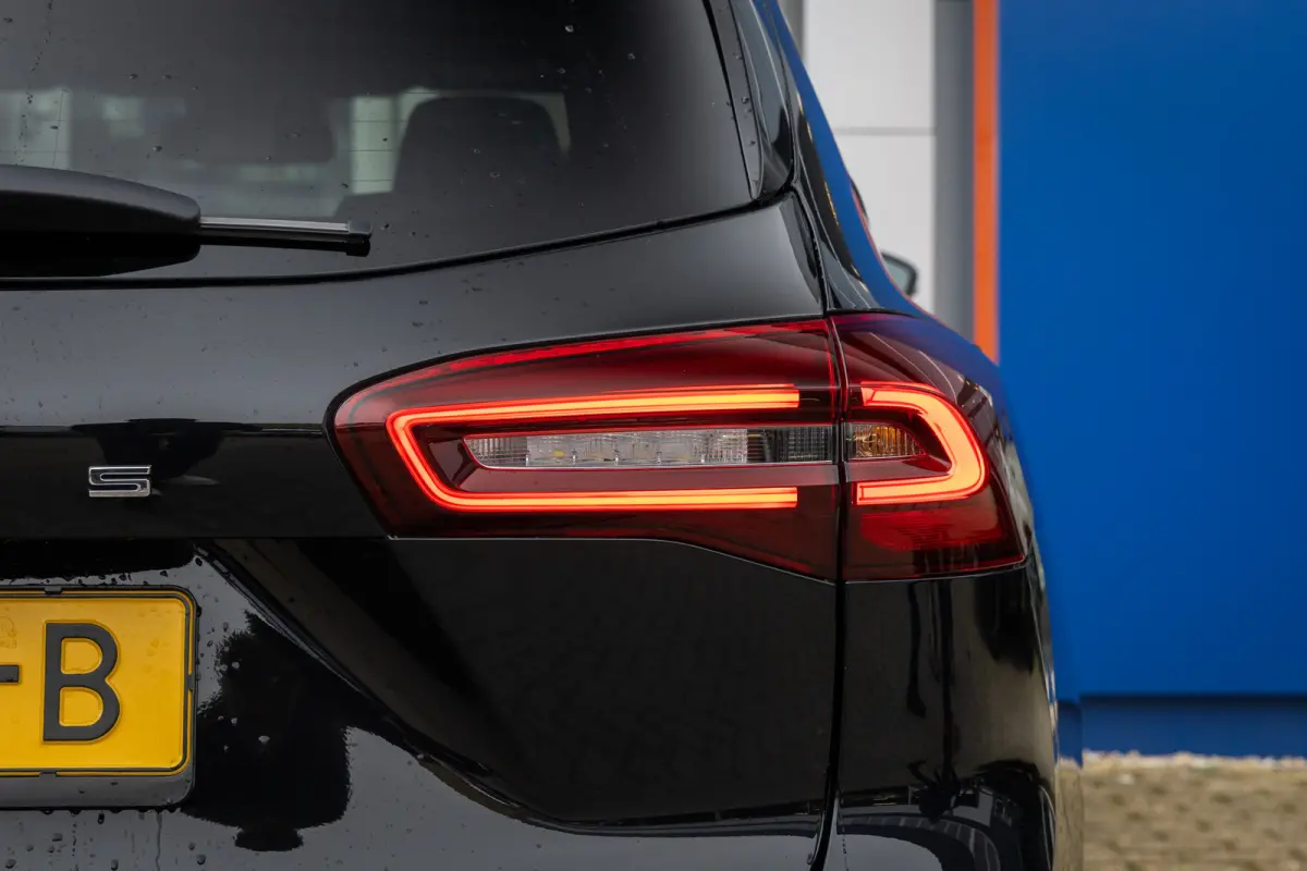 1.0 EcoBoost Hybrid ST Line | 155pk! | Stoel/stuur/voorruit verwarming | Apple Carplay/Android Auto | Navi | Cruise control | Apple Carplay/Android Auto|telefoonintegratie premium | Cruise c