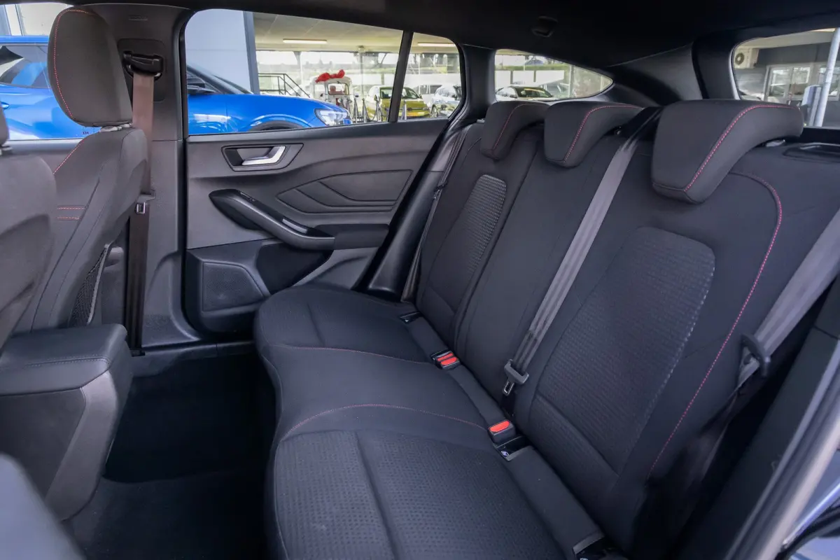 1.0 EcoBoost Hybrid ST Line | 155pk! | Stoel/stuur/voorruit verwarming | Apple Carplay/Android Auto | Navi | Cruise control | Apple Carplay/Android Auto|telefoonintegratie premium | Cruise c