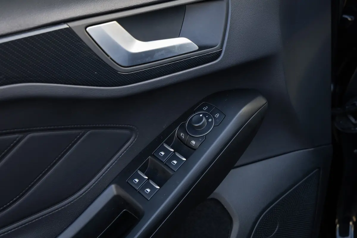 1.0 EcoBoost Hybrid ST Line | 155pk! | Stoel/stuur/voorruit verwarming | Apple Carplay/Android Auto | Navi | Cruise control | Apple Carplay/Android Auto|telefoonintegratie premium | Cruise c