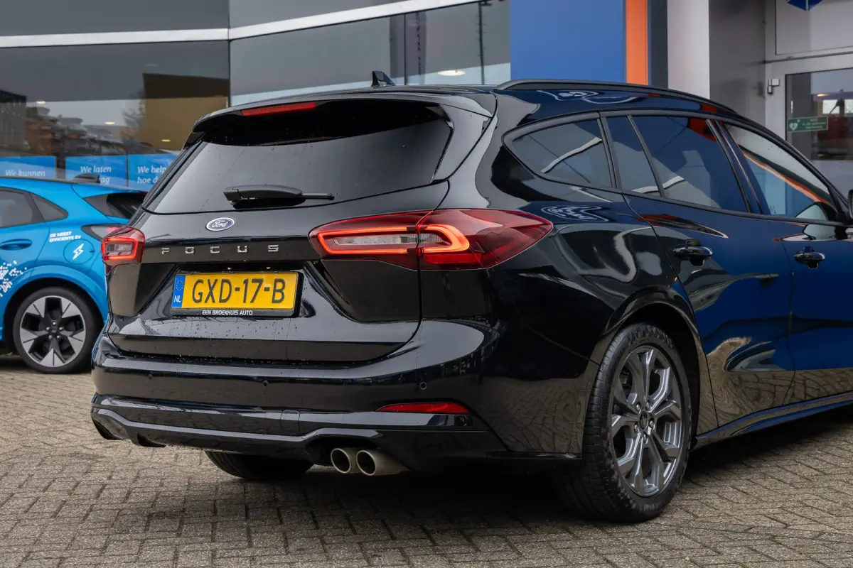1.0 EcoBoost Hybrid ST Line | 155pk! | Stoel/stuur/voorruit verwarming | Apple Carplay/Android Auto | Navi | Cruise control | Apple Carplay/Android Auto|telefoonintegratie premium | Cruise c