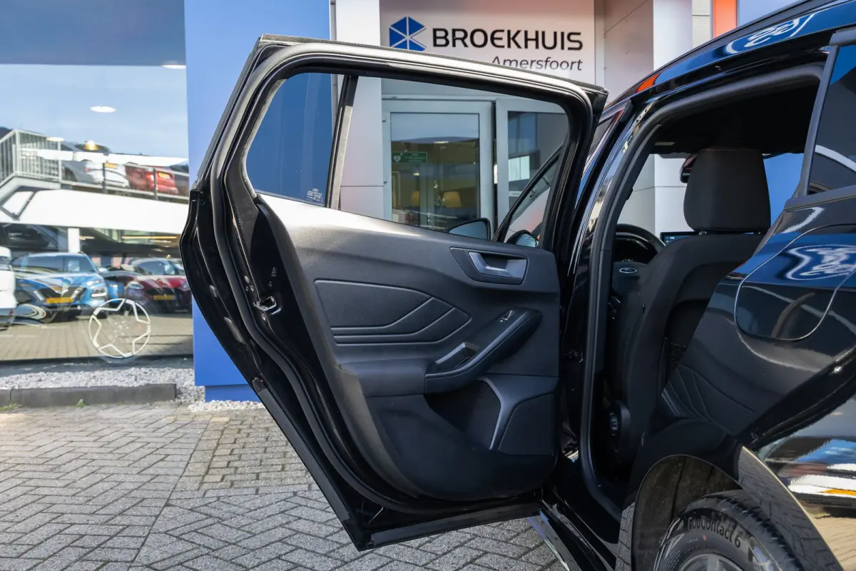 1.0 EcoBoost Hybrid ST Line | 155pk! | Stoel/stuur/voorruit verwarming | Apple Carplay/Android Auto | Navi | Cruise control | Apple Carplay/Android Auto|telefoonintegratie premium | Cruise c