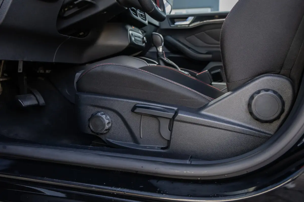 1.0 EcoBoost Hybrid ST Line | 155pk! | Stoel/stuur/voorruit verwarming | Apple Carplay/Android Auto | Navi | Cruise control | Apple Carplay/Android Auto|telefoonintegratie premium | Cruise c
