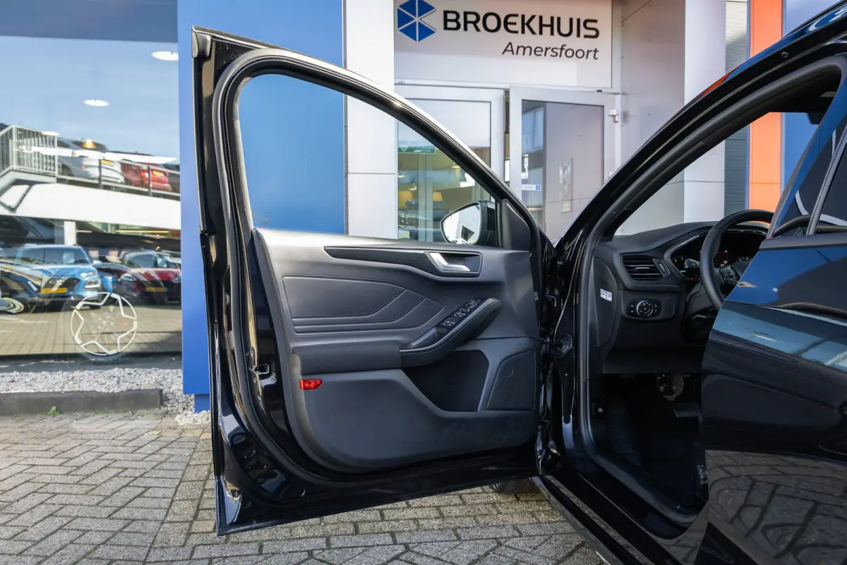 1.0 EcoBoost Hybrid ST Line | 155pk! | Stoel/stuur/voorruit verwarming | Apple Carplay/Android Auto | Navi | Cruise control | Apple Carplay/Android Auto|telefoonintegratie premium | Cruise c
