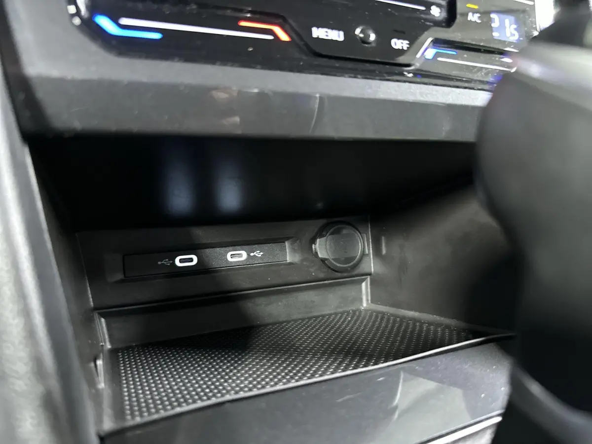 1.5 TSI R-Line Business+ Automaat | Trekhaak | IQ Light