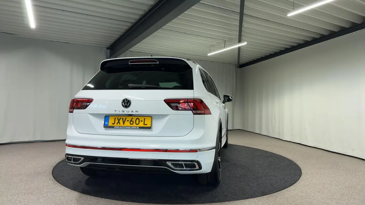 1.5 TSI R-Line Business+ Automaat | Trekhaak | IQ Light
