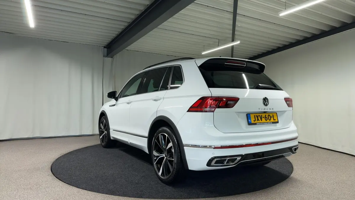 1.5 TSI R-Line Business+ Automaat | Trekhaak | IQ Light