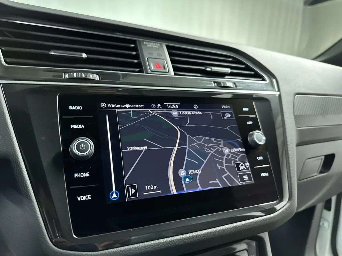 1.5 TSI R-Line Business+ Automaat | Trekhaak | IQ Light