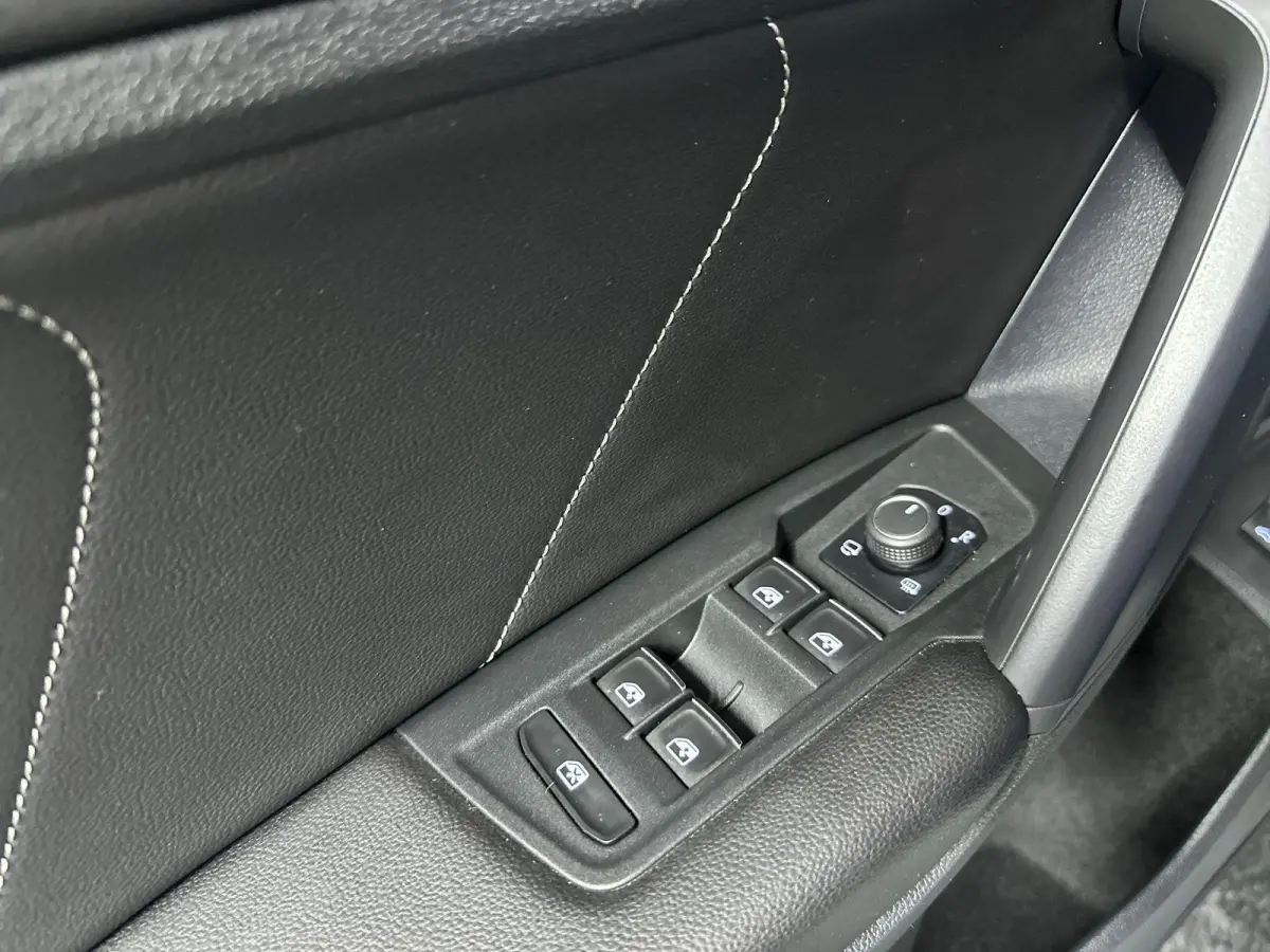 1.5 TSI R-Line Business+ Automaat | Trekhaak | IQ Light