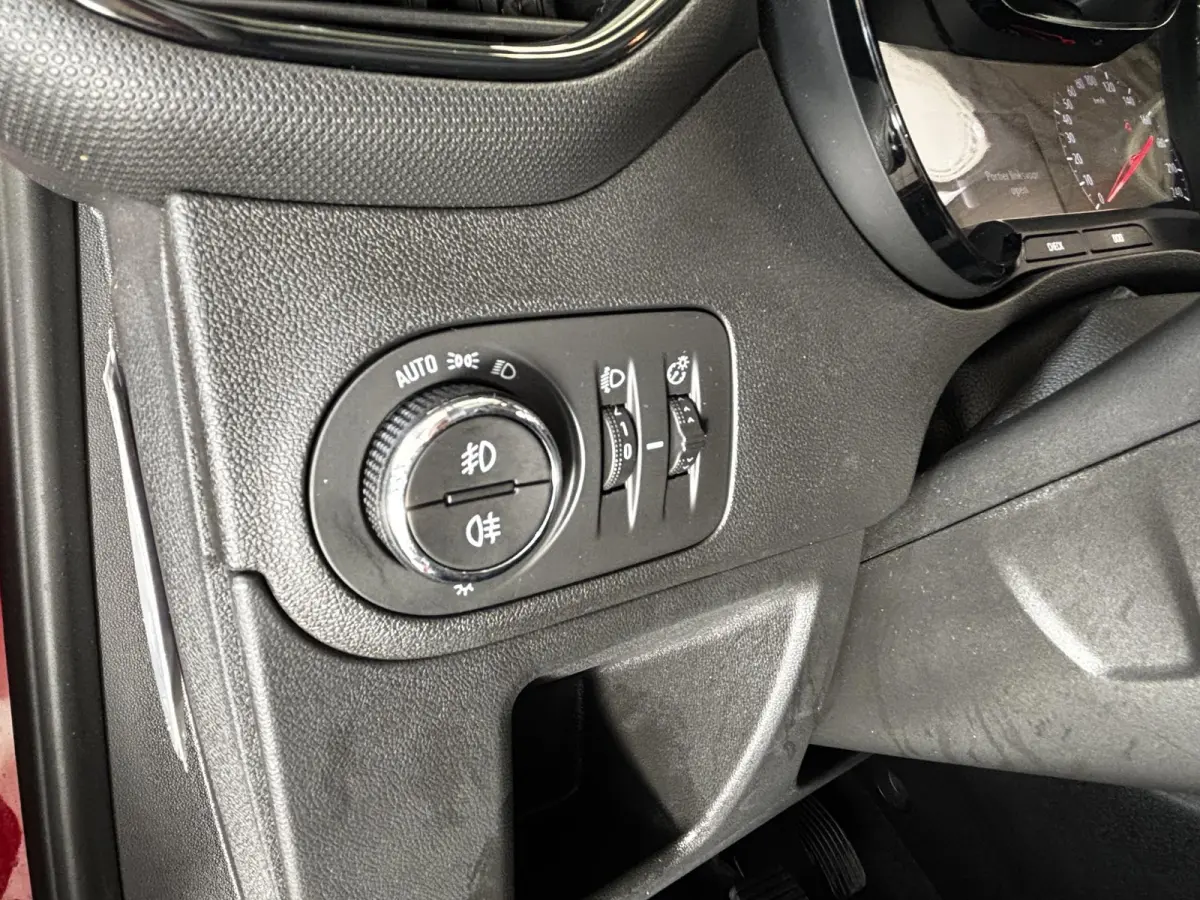 1.2 Turbo Elegance | Climate Control | Achteruitrijcamera | Stoel- en stuurverwarming | Apple CarPlay / Android auto |
