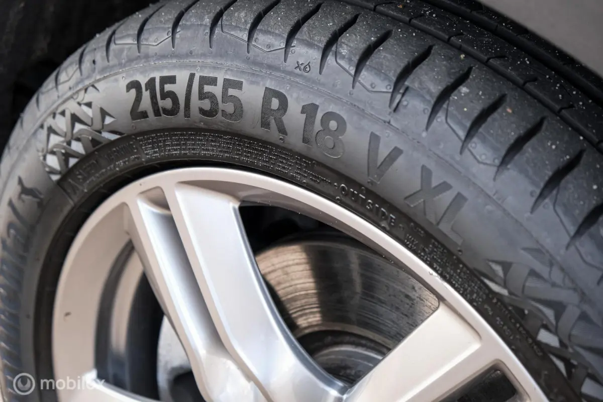 xDrive25e High Executive | M-Sport | LED | HUD | Trekhaak | PHEV | Miniral Grau | Stoelverw.