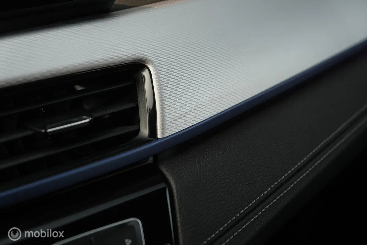 xDrive25e High Executive | M-Sport | LED | HUD | Trekhaak | PHEV | Miniral Grau | Stoelverw.