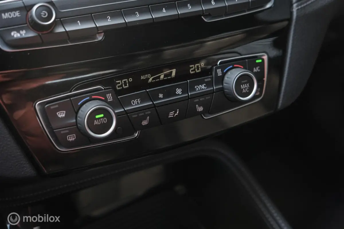 xDrive25e High Executive | M-Sport | LED | HUD | Trekhaak | PHEV | Miniral Grau | Stoelverw.