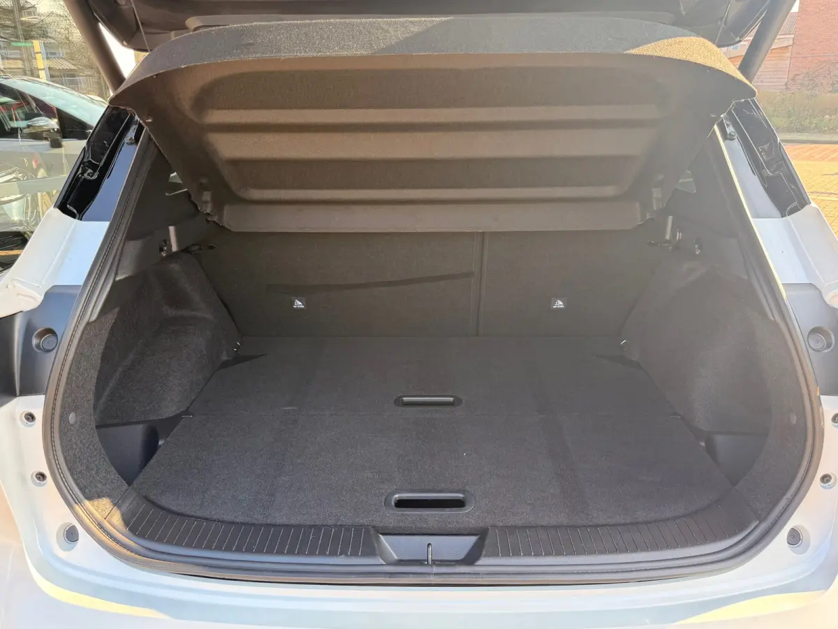 1.3 MHEV Xtronic Premium l H.U.D l 360 l Pano l Parelmoer lak