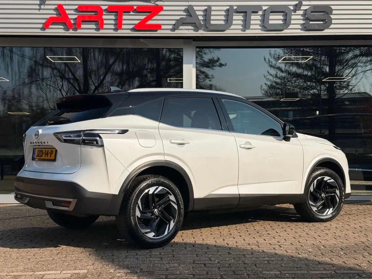 1.3 MHEV Xtronic Premium l H.U.D l 360 l Pano l Parelmoer lak