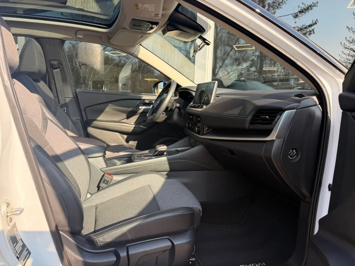 1.3 MHEV Xtronic Premium l H.U.D l 360 l Pano l Parelmoer lak