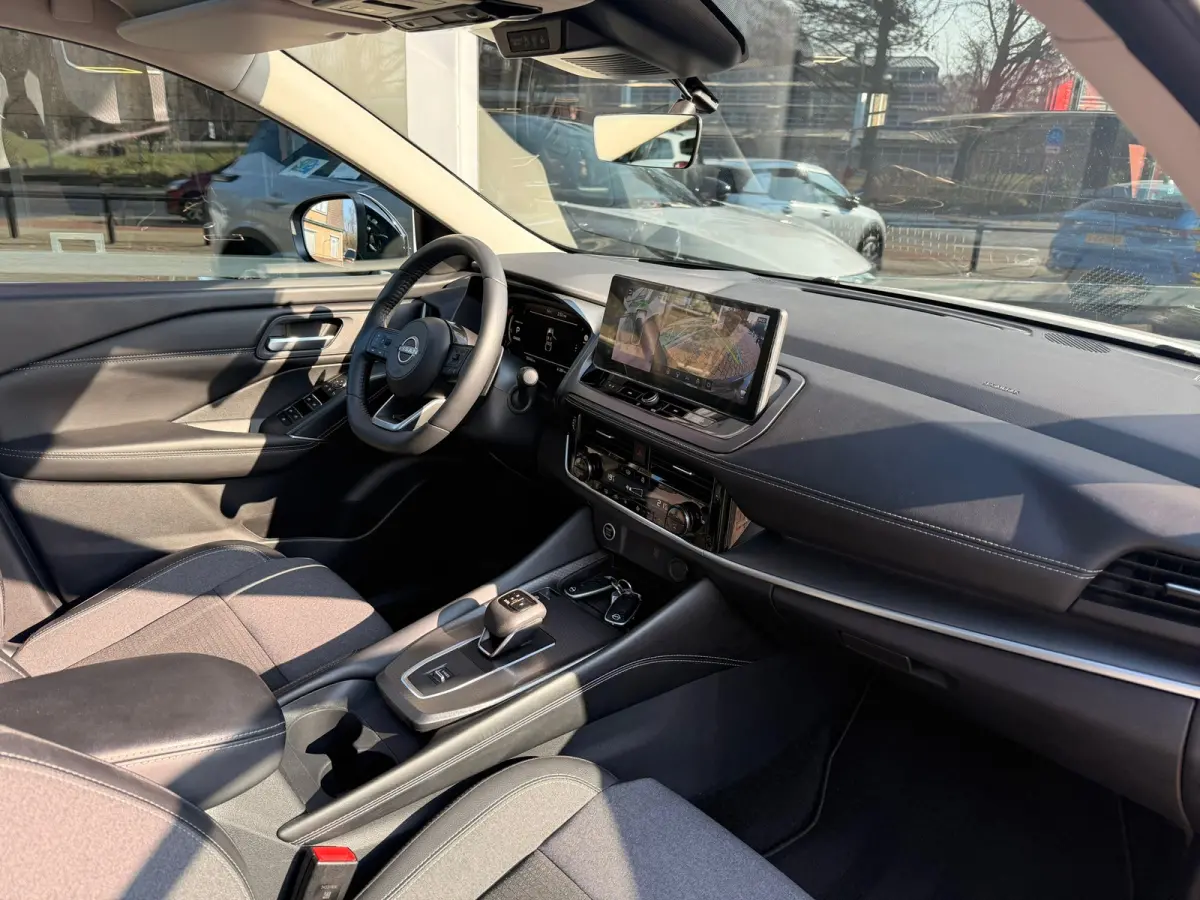1.3 MHEV Xtronic Premium l H.U.D l 360 l Pano l Parelmoer lak
