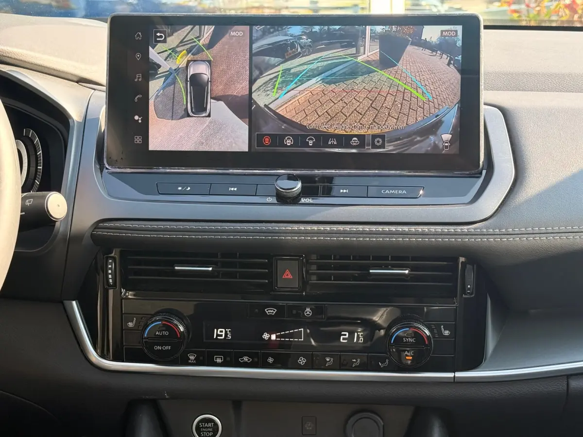 1.3 MHEV Xtronic Premium l H.U.D l 360 l Pano l Parelmoer lak