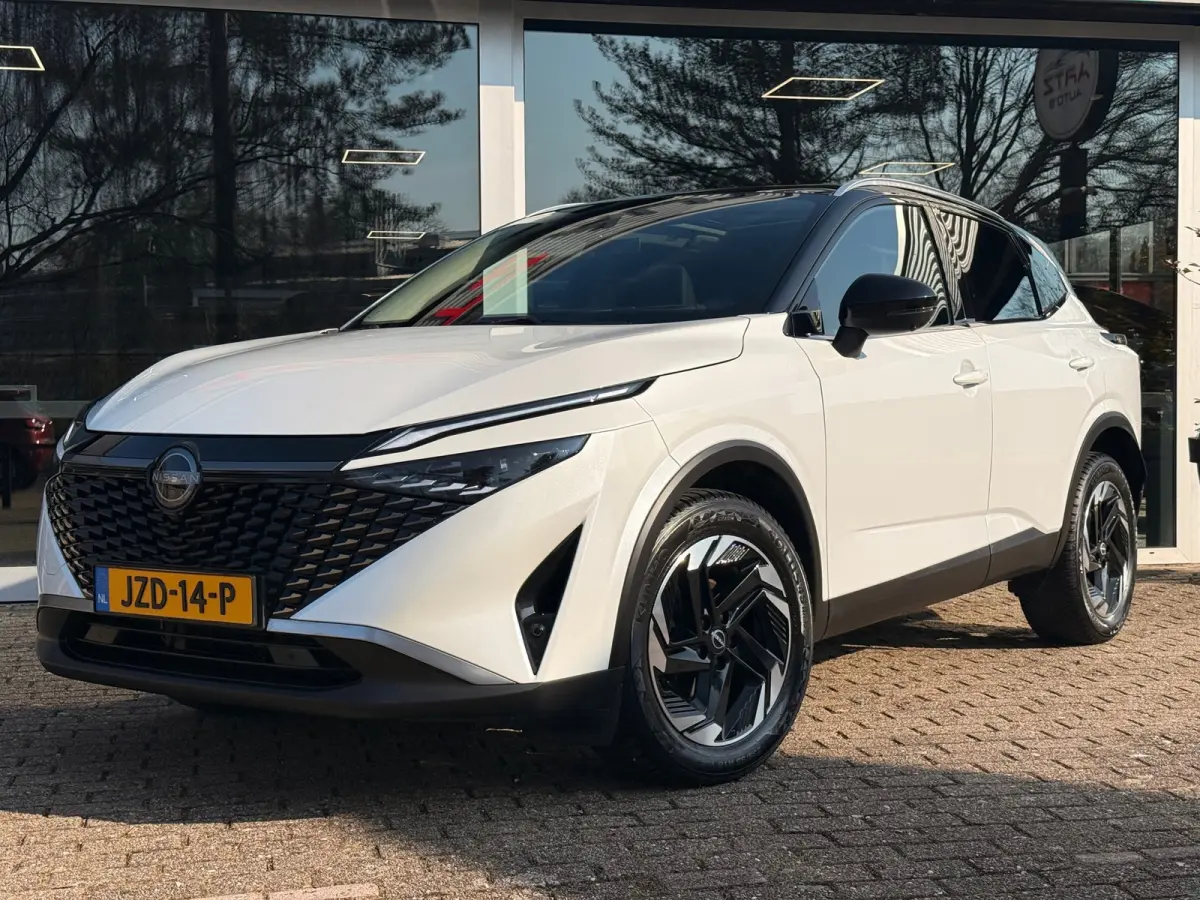 1.3 MHEV Xtronic Premium l H.U.D l 360 l Pano l Parelmoer lak