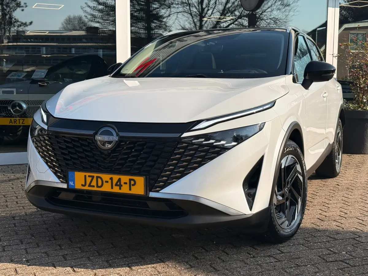 1.3 MHEV Xtronic Premium l H.U.D l 360 l Pano l Parelmoer lak