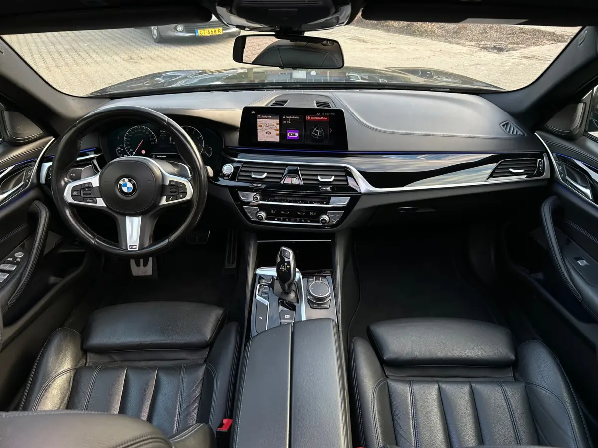530i xDrive High Executive , Pano,
