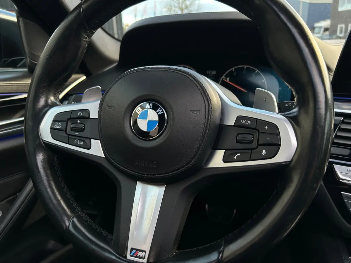 530i xDrive High Executive , Pano,
