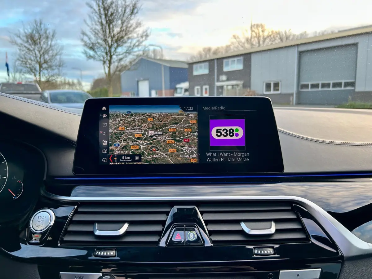 530i xDrive High Executive , Pano,