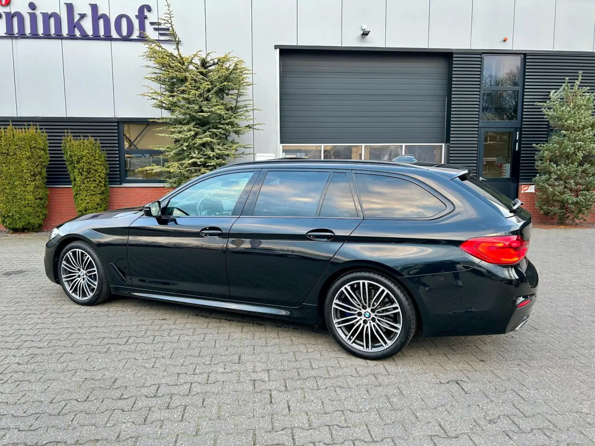530i xDrive High Executive , Pano,