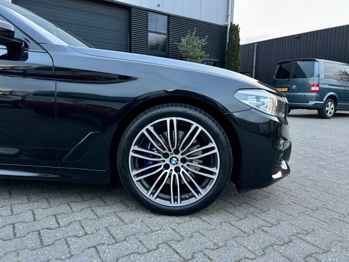 530i xDrive High Executive , Pano,