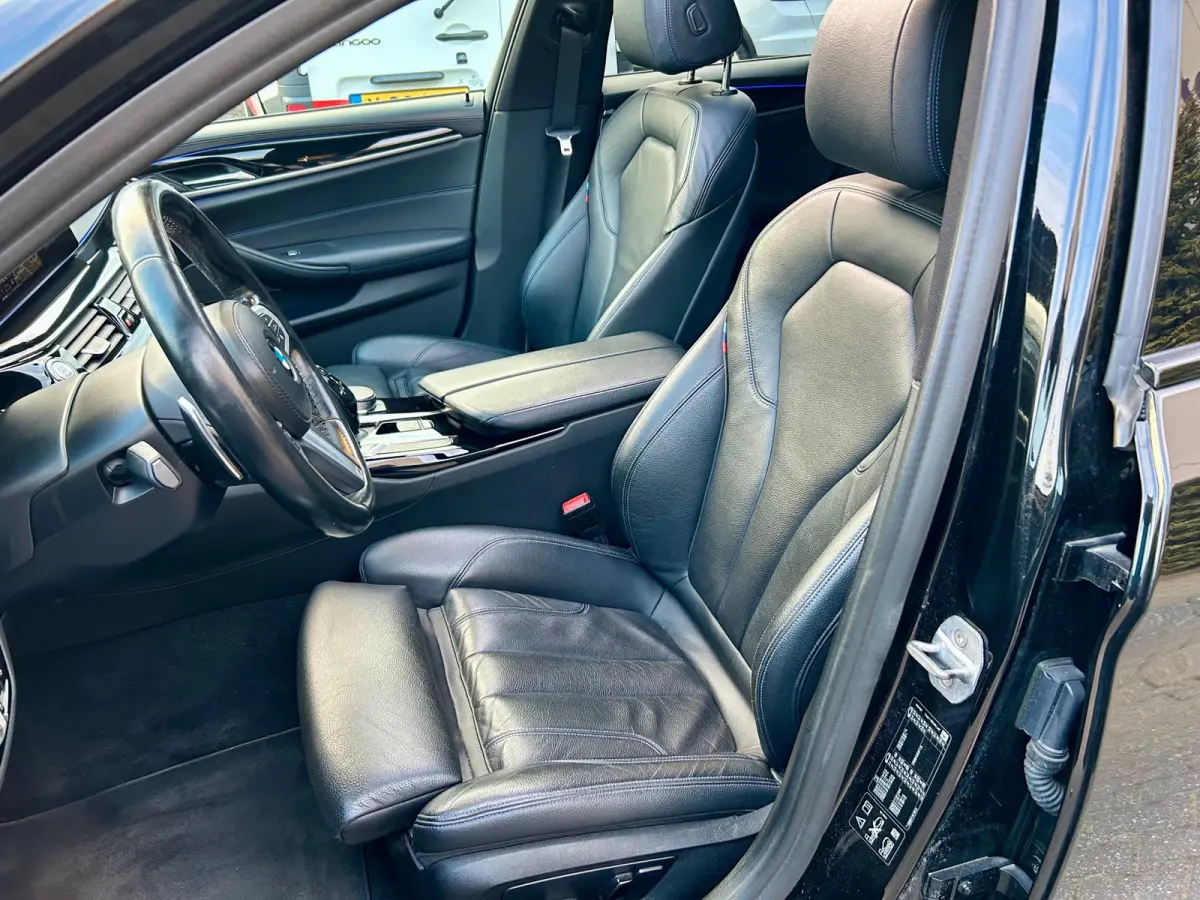 530i xDrive High Executive , Pano,
