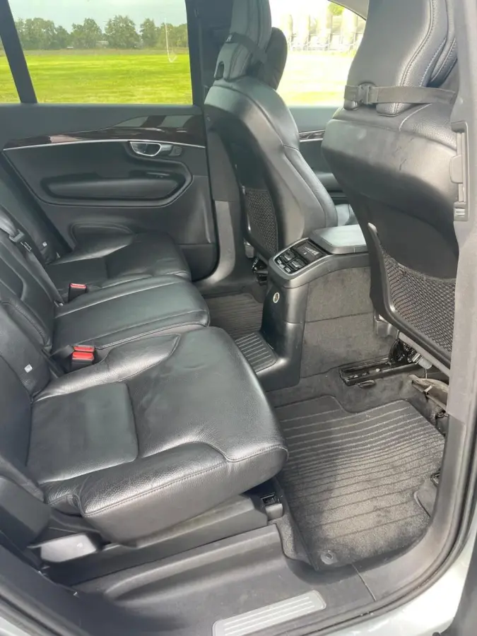 2.0 T8 Twin Engine AWD Momentum
