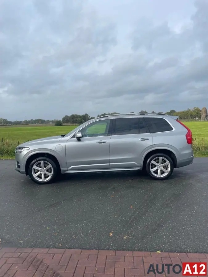 2.0 T8 Twin Engine AWD Momentum