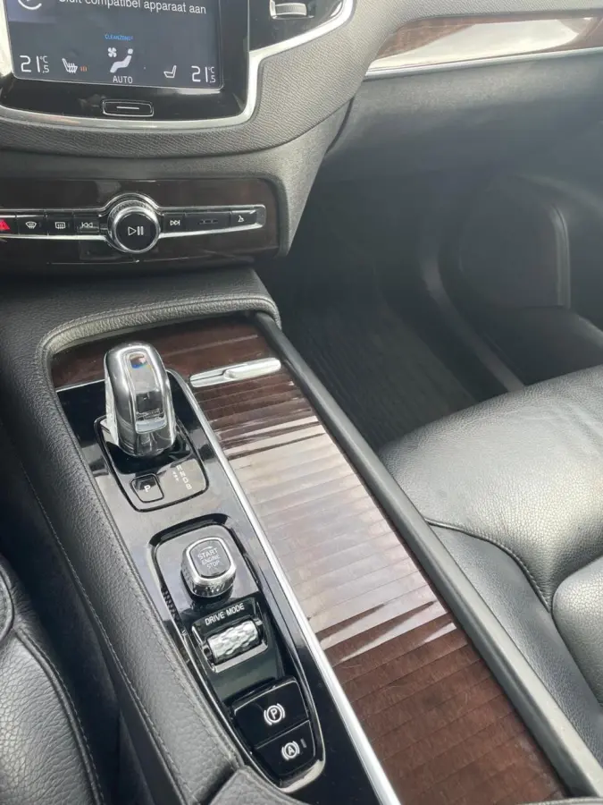 2.0 T8 Twin Engine AWD Momentum