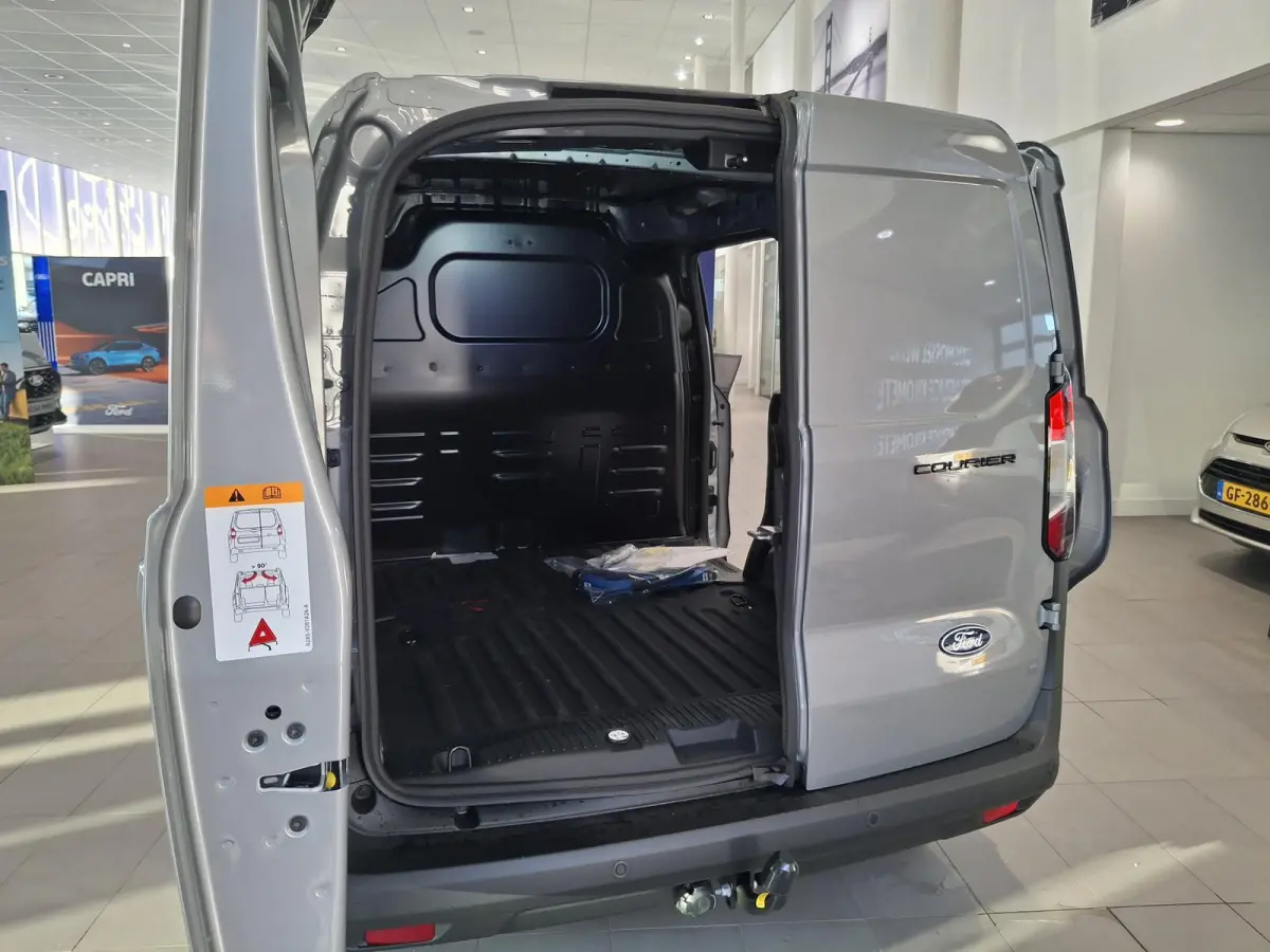 Limited 44 kWh TE BESTELLEN ! | TREKHAAK | LAADVLOERBESCHERMING | LED LAADRUIMTEVERLICHTING | ELEKTRISCH VERWARMBARE VOORRUIT | NAVIGATIE | ADAPTIEVE CRUISE CONTROL |