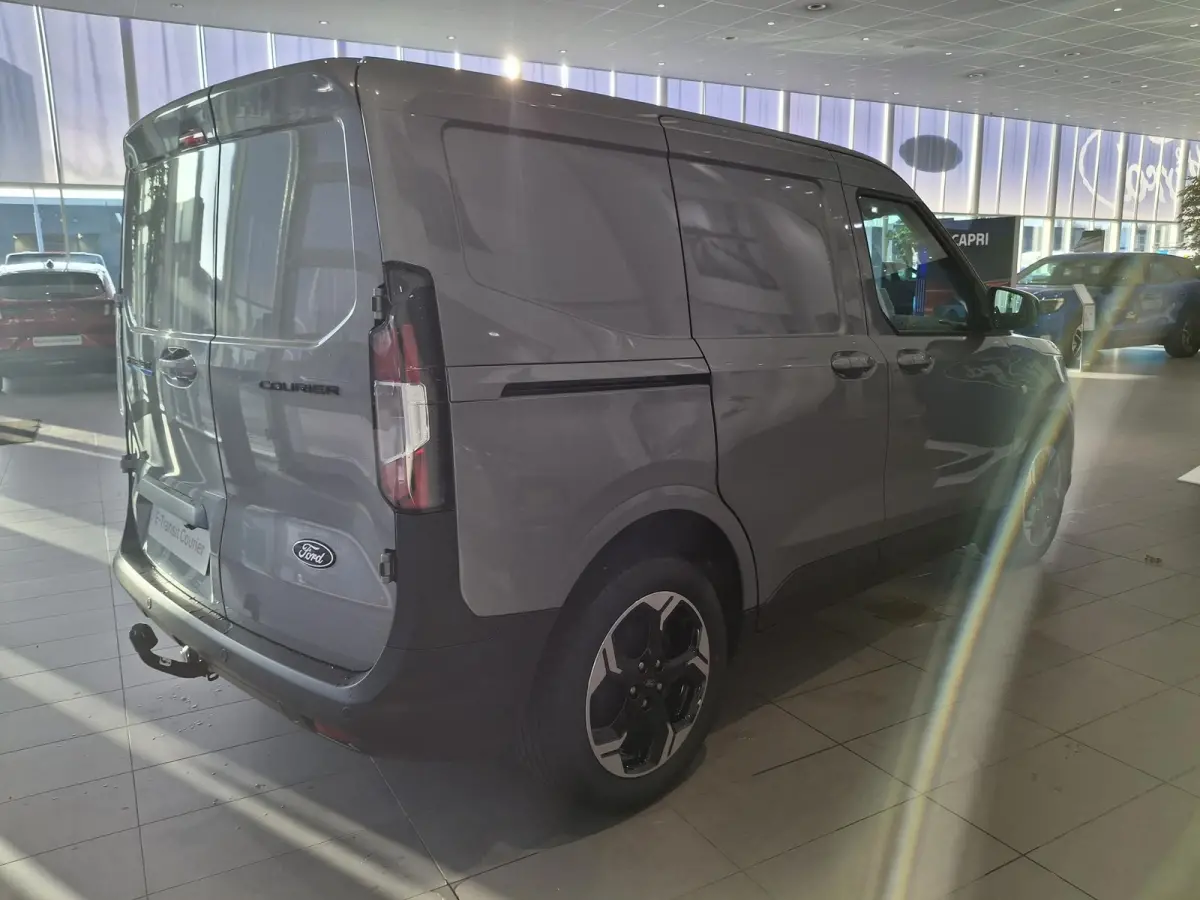Limited 44 kWh TE BESTELLEN ! | TREKHAAK | LAADVLOERBESCHERMING | LED LAADRUIMTEVERLICHTING | ELEKTRISCH VERWARMBARE VOORRUIT | NAVIGATIE | ADAPTIEVE CRUISE CONTROL |
